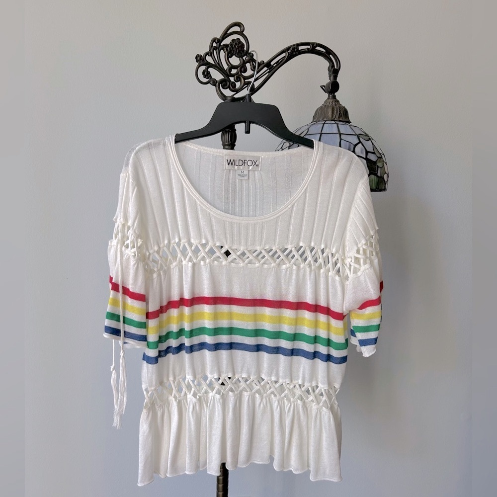 Peekaboo Wildfox knit top 🌈